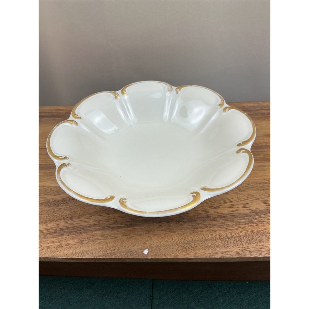 Vintage Porzellanfabrik Tirschenreuth Bavaria 6.75" Scalloped Gold Trim Bowl